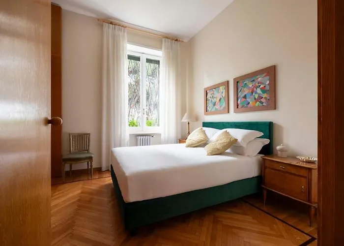 Orange Tree Apartment *