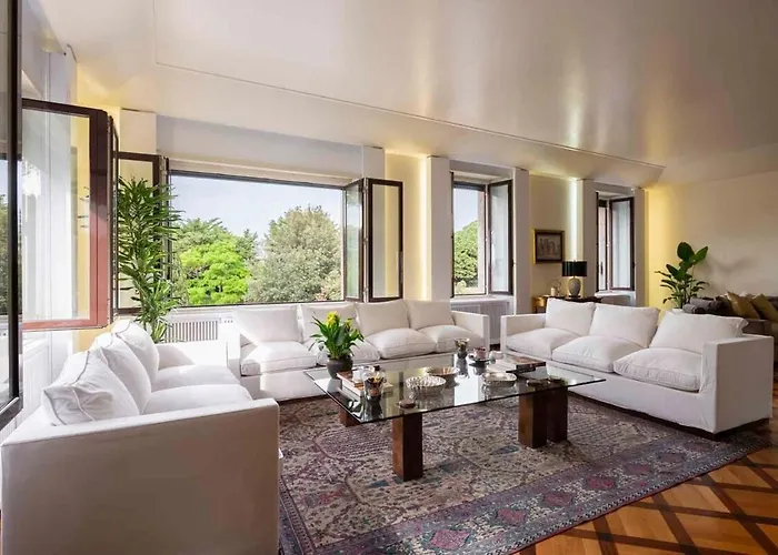 Orange Tree Apartment