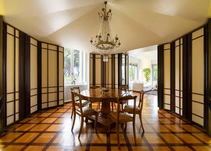 Orange Tree Apartment